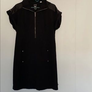 Chico's Zenergy Dress with Hood short sleeves